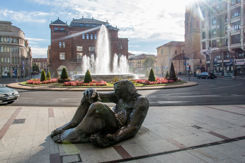 ���� (Leon)