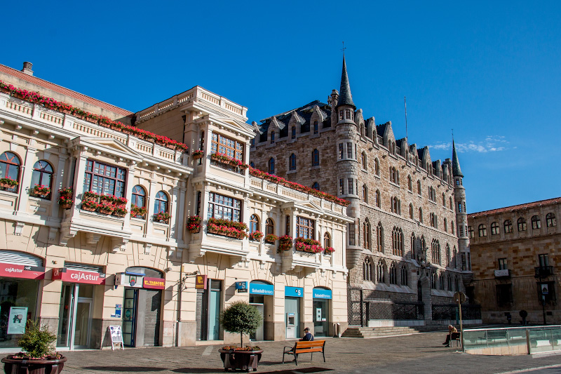 ���� (Leon)