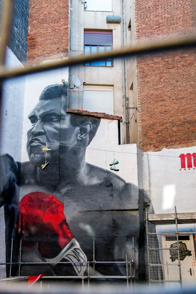 ���� (Leon)