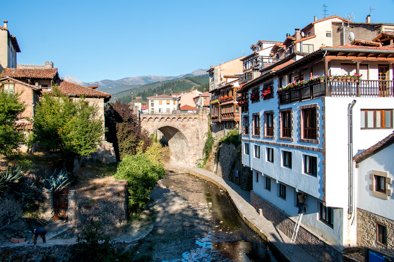 ����� (Potes)