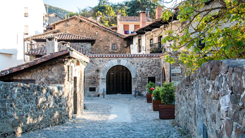 ����� (Potes)