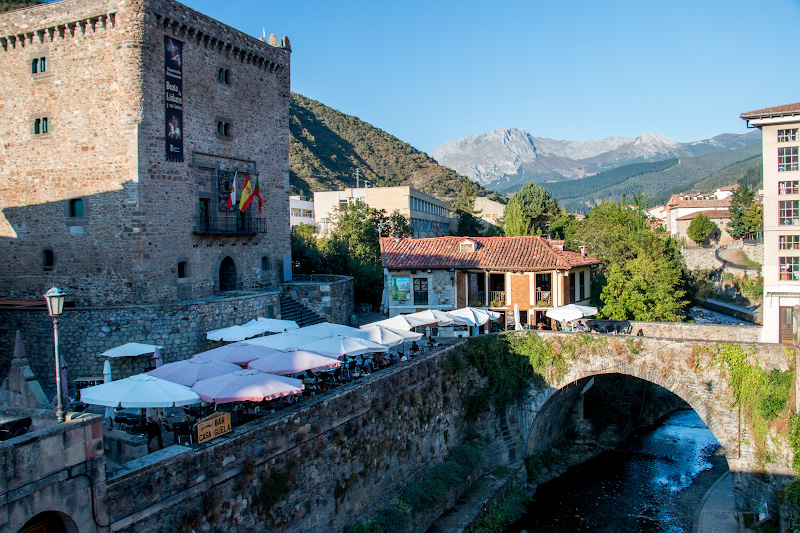 ����� (Potes)