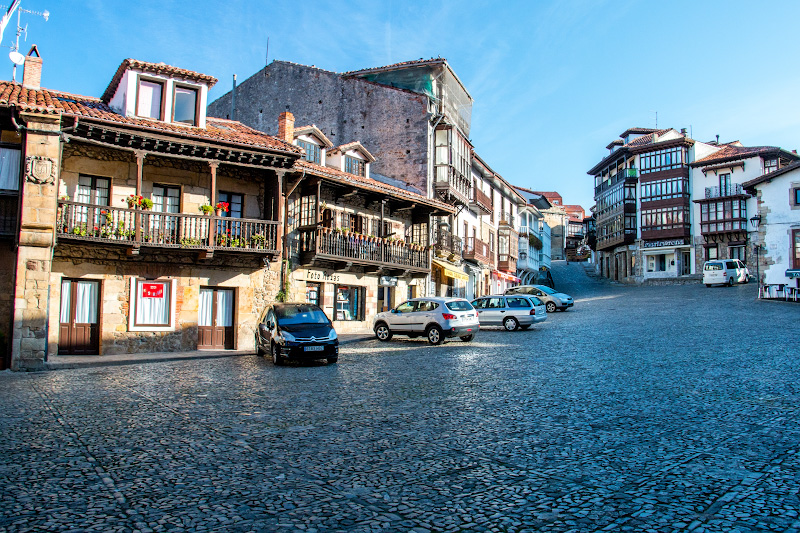 �������� (Comillas)